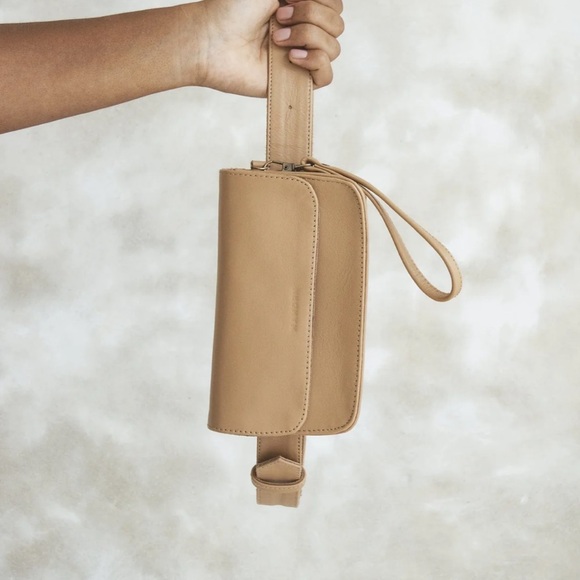 MANDRN Genuine Leather Fanny Pack ZIGGY- Sand - Picture 5 of 7